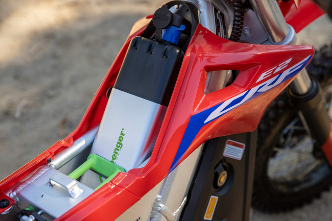 The 960Wh battery is easy to access under the seat, and can be removed without tools in well under a minute. If you opt for a second battery, swapping out is painless.