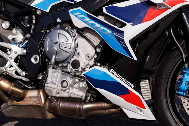The M 1000 R puts the 999cc inline-four on display, unlike its stablemate the S 1000 RR.