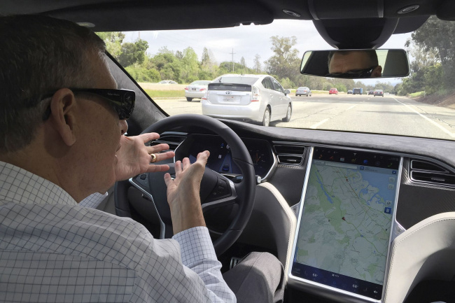 consumer reports says tesla autopilot slips in driver assistance ratings