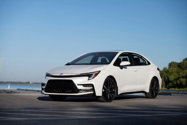 corolla, hybrid, toyota, cheapest new toyota car offers serious bang for your buck