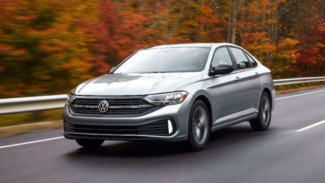 jetta, volkswagen, the 2023 volkswagen jetta is the cheapest way into a new turbocharged car