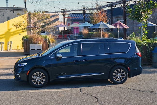 recall, government, over 67,000 chrysler pacifica hybrids could suffer sudden engine shutdown