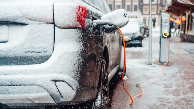 electric car, electric vehicle, do electric cars perform well in cold weather?