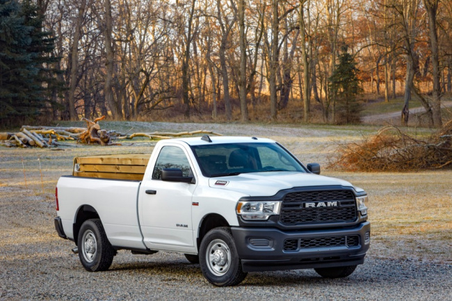 trucks, here is the cheapest new ram with a v8