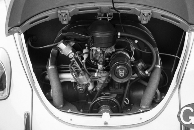 engine, porsche, volkswagen, what is an air cooled engine?