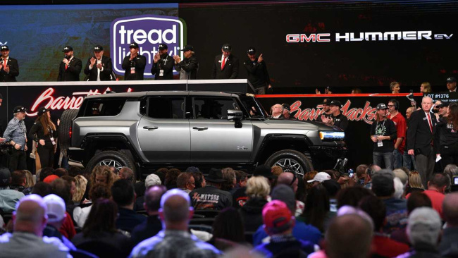 first 2024 gmc hummer ev suv sells for $500,000 at auction