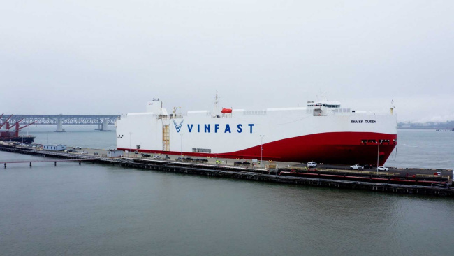 vinfast to start vf 8 us deliveries on march 1, halves lease rates