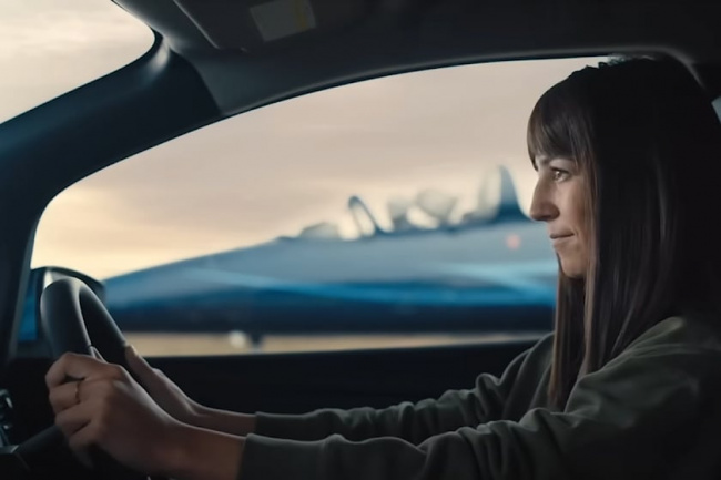 video, offbeat, nissan leaf races fighter jet to remind people it still exists