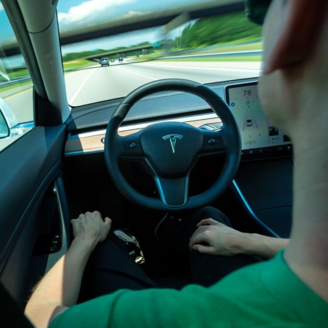 tesla asked to hand over autopilot documents as us justice department probes self-driving claims