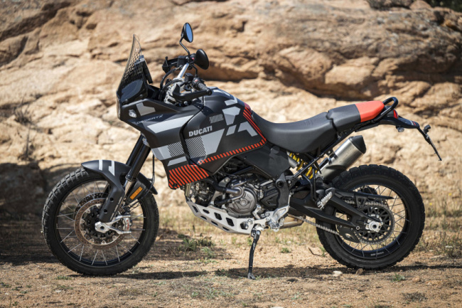 adveture bike, desertx, ducati, navigation, rally, ducati goes oldschool with rally-inspired tft