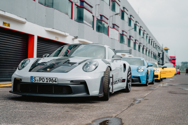 porsche world road show returns to indonesia, allows participants to safely sample porsche offerings on track!