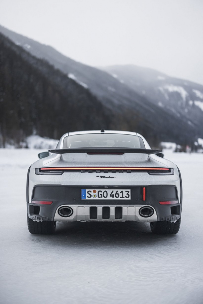 Dancing on ice with the all-new Porsche 911 Dakar