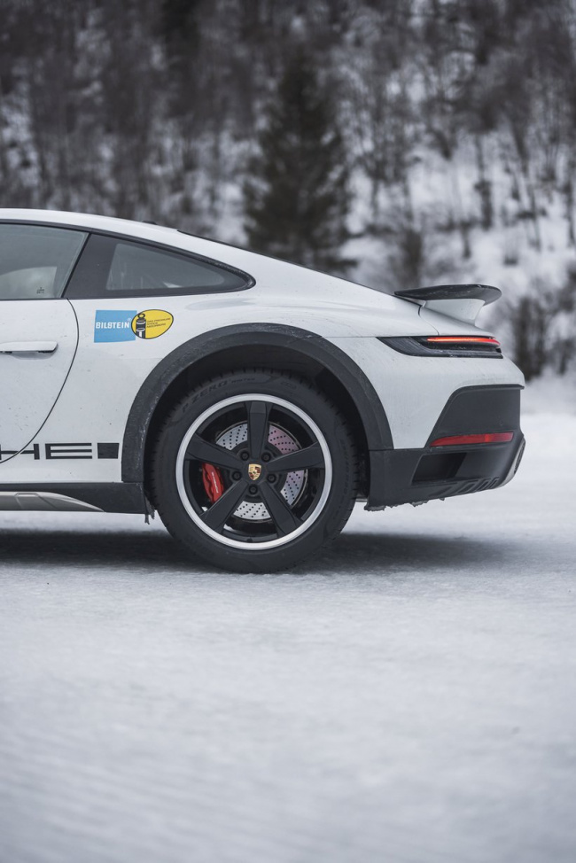 Dancing on ice with the all-new Porsche 911 Dakar