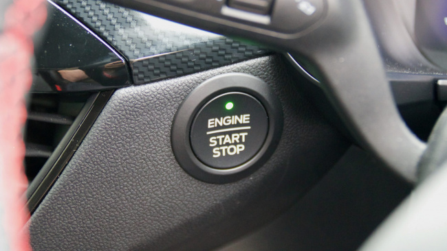 2022, auto, escape, ford, hybrid, hybrid suv, medium suv, phev, plug-in hybrid, 2022 ford escape st-line plug-in hybrid review