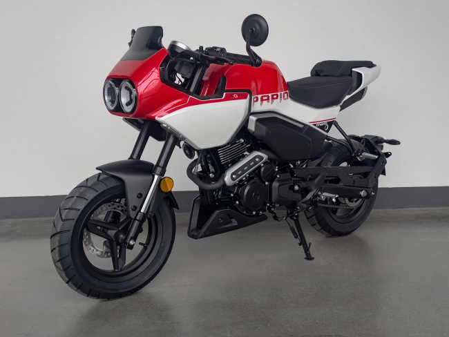 The 1980s are back (again)! The new CFMoto Papio XO-1 clearly is styled to mimic sportbikes from that era.