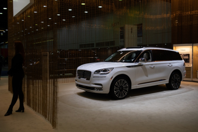 audi, lincoln, volvo, 3 of the best luxury third-row suvs to buy according to motortrend