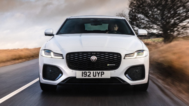 jaguar, luxury cars, cheapest new jaguar is a midsize luxury car bargain
