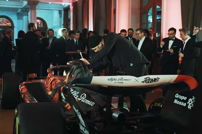 video, offbeat, formula one, alfa romeo f1 team creates art car to bring fans together