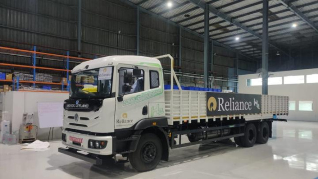 Ashok Leyland & Reliance unveil India’s first hydrogen-ICE truck, Indian, Commercial Vehicles, Ashok Leyland, Hydrogen, Medium and Heavy Commercial Vehicles (M&HCV)