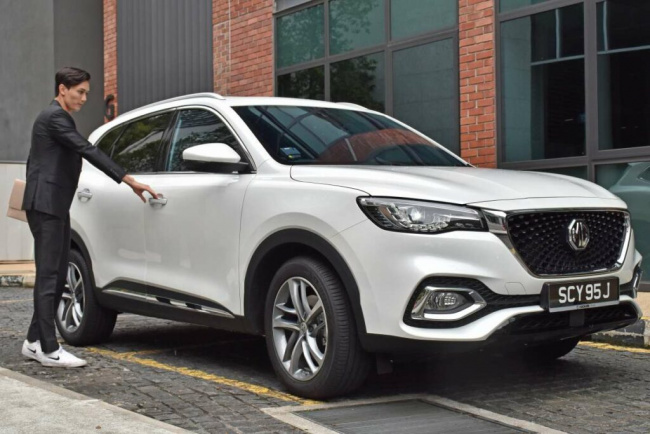 the mg hs exclusive is the perfect suv for the modern executive in singapore