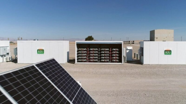 1300 recycled electric vehicle batteries used for biggest grid-scale storage system of its kind