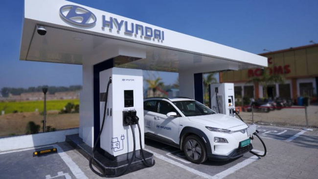 hyundai india, ioniq 5, electric vehicle, ev, electric vehicle charging stations, ev charging stations, ultra-fast dc charger, ev chargers, charge zone, myhyundai app, ev chargers on highways, , overdrive, hyundai sets up 24x7 ultra-fast ev charging stations at key highways