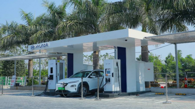 hyundai india, ioniq 5, electric vehicle, ev, electric vehicle charging stations, ev charging stations, ultra-fast dc charger, ev chargers, charge zone, myhyundai app, ev chargers on highways, , overdrive, hyundai sets up 24x7 ultra-fast ev charging stations at key highways