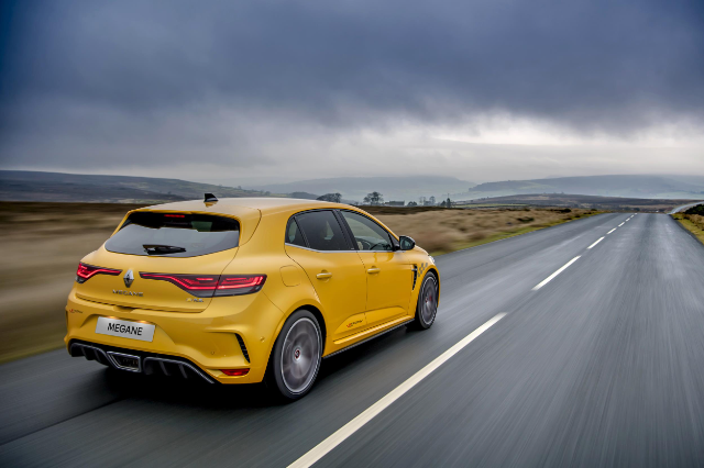 everything you need to know about the renault megane rs 300 trophy