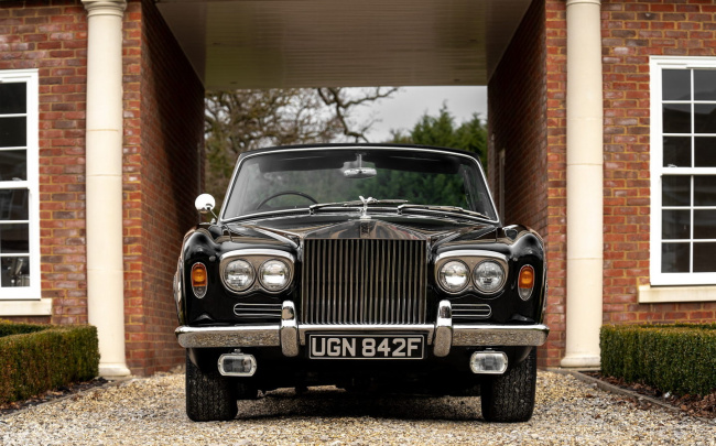 auction, michael caine, rolls-royce, silver shadow, michael caine’s rolls-royce to go under the hammer with a top estimate of £150,000