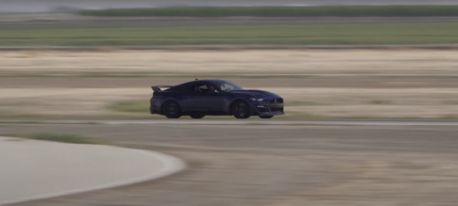 The Shelby GT500 Is No Match for the Corvette Z06 on Track