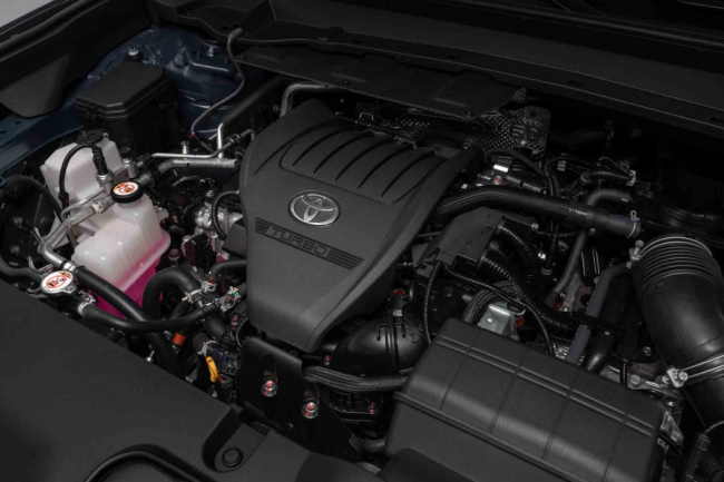 2024 Toyota Grand Highlander Hybrid maximizes 3rd row, hits 34 mpg