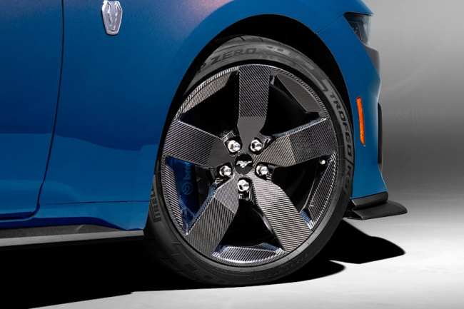 technology, muscle cars, ford mustang dark horse's carbon fiber wheels save more than 10 lbs at each corner