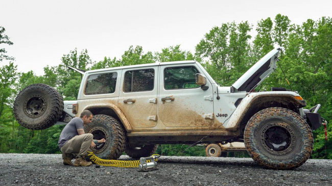 Best Ways to Air Back Up After Off-Roading