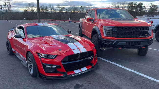 2020 Ford Mustang Shelby GT500 drag races 2023 Ford Raptor R. 