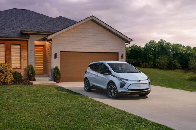 bolt, leaf, top 3 electric cars for 2023: no tesla models on the list, says u.s. news