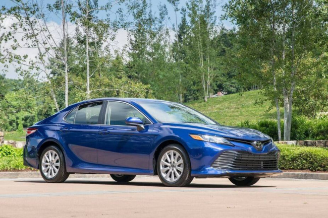 camry, toyota, used cars, 5 reliable used toyota camry model years under $20,000