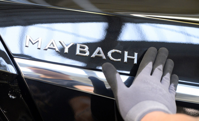 historic cars, luxury cars, maybach, mercedes-benz, what does maybach stand for in the mercedes-benz maybach?