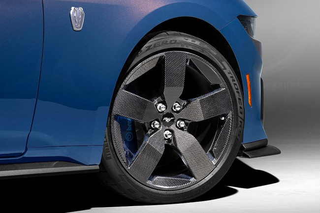 ford, mustang, car news, coupe, performance cars, 2024 ford mustang dark horse revealed with aussie carbon wheels