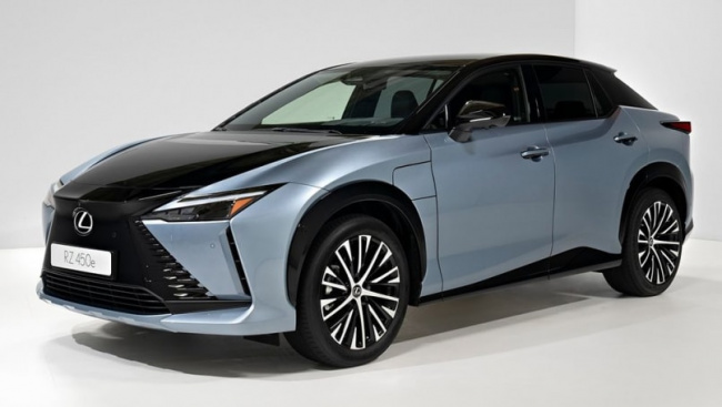 lexus ux, lexus rz, lexus ux 2023, lexus news, lexus suv range, electric cars, industry news, electric, prestige & luxury cars, green cars, small cars, better, stronger... further: 2023 lexus ux300e electric car here mid-year with tweaks to better take on mercedes-benz eqa, bmw ix1 and volvo xc40 evs