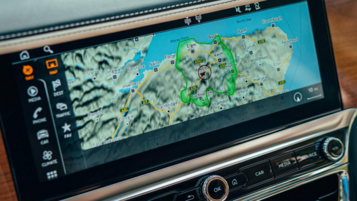 Bentley Flying Spur Hybrid - infotainment screen