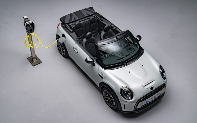 convertibles, cooper se, electric cars, hatch, mini, mini electric, electric mini convertible unveiled and set for limited production run of just 999 examples