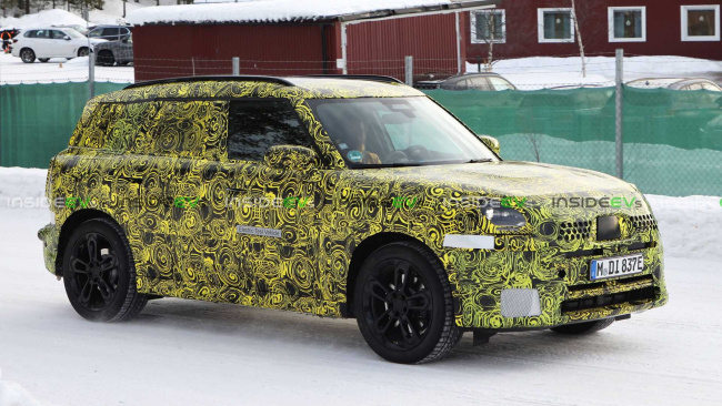 2024 mini countryman ev spied ahead of imminent debut