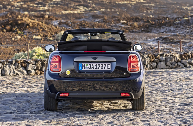 mini cooper se convertible ev to be produced as a limited edition model