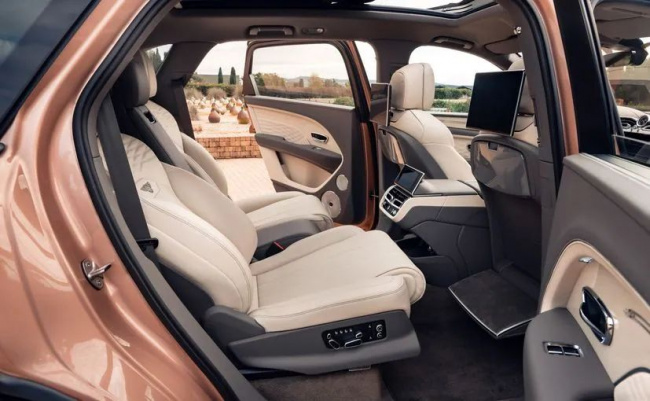 , 2023 bentley bentayga extended wheelbase azure to be launched on january 20
