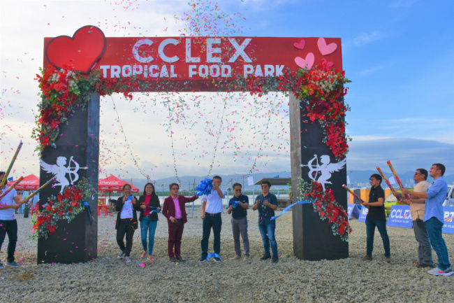 cclec, cclex, cebu, drive and dine, mptc, cebu expressway opens food park beside toll plaza