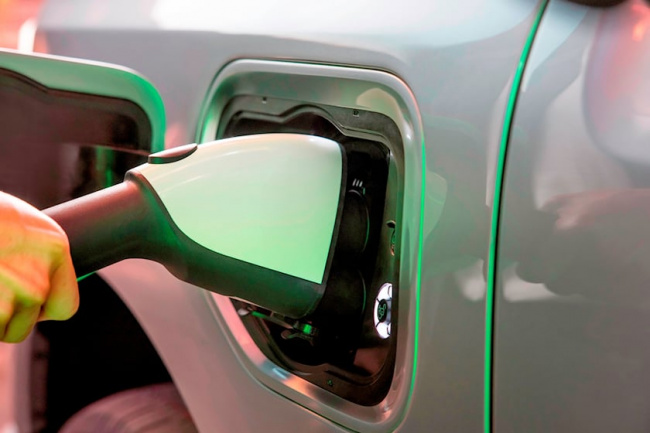 technology, scoop, ford's new charging system lets multiple evs connect to a single charger