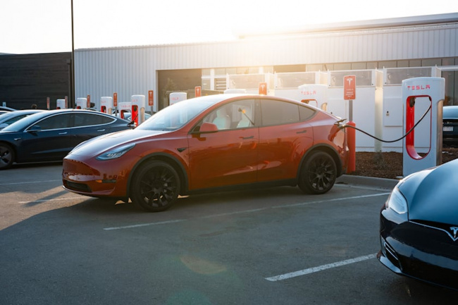 industry news, government, white house confirms tesla supercharger network will open to non-tesla owners