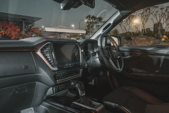 auto news, 2023 isuzu d-max, isuzu malaysia, d-max x-terrain, 2023 d-max updates, 2023 isuzu d-max now enhanced with new exciting features and colours - from rm94k