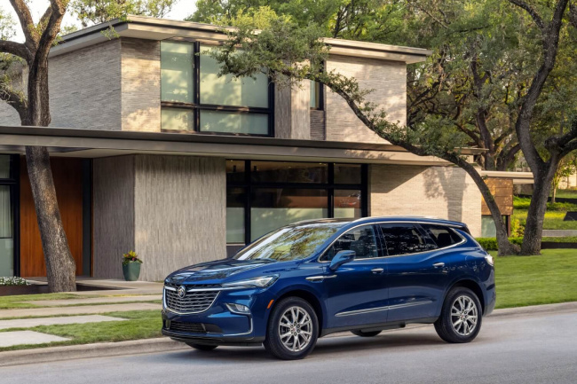 chevrolet, lincoln, small midsize and large suv models, the best midsize american suvs for 2023 for comfort, style, and performance