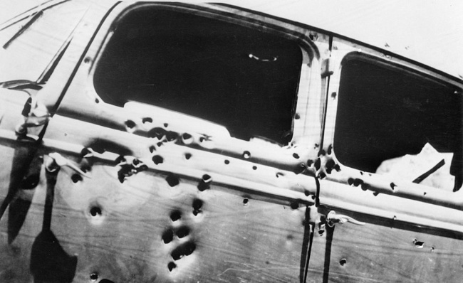ford, historic cars, the 1934 ford deluxe sedan: a complete guide to bonnie and clyde’s death car